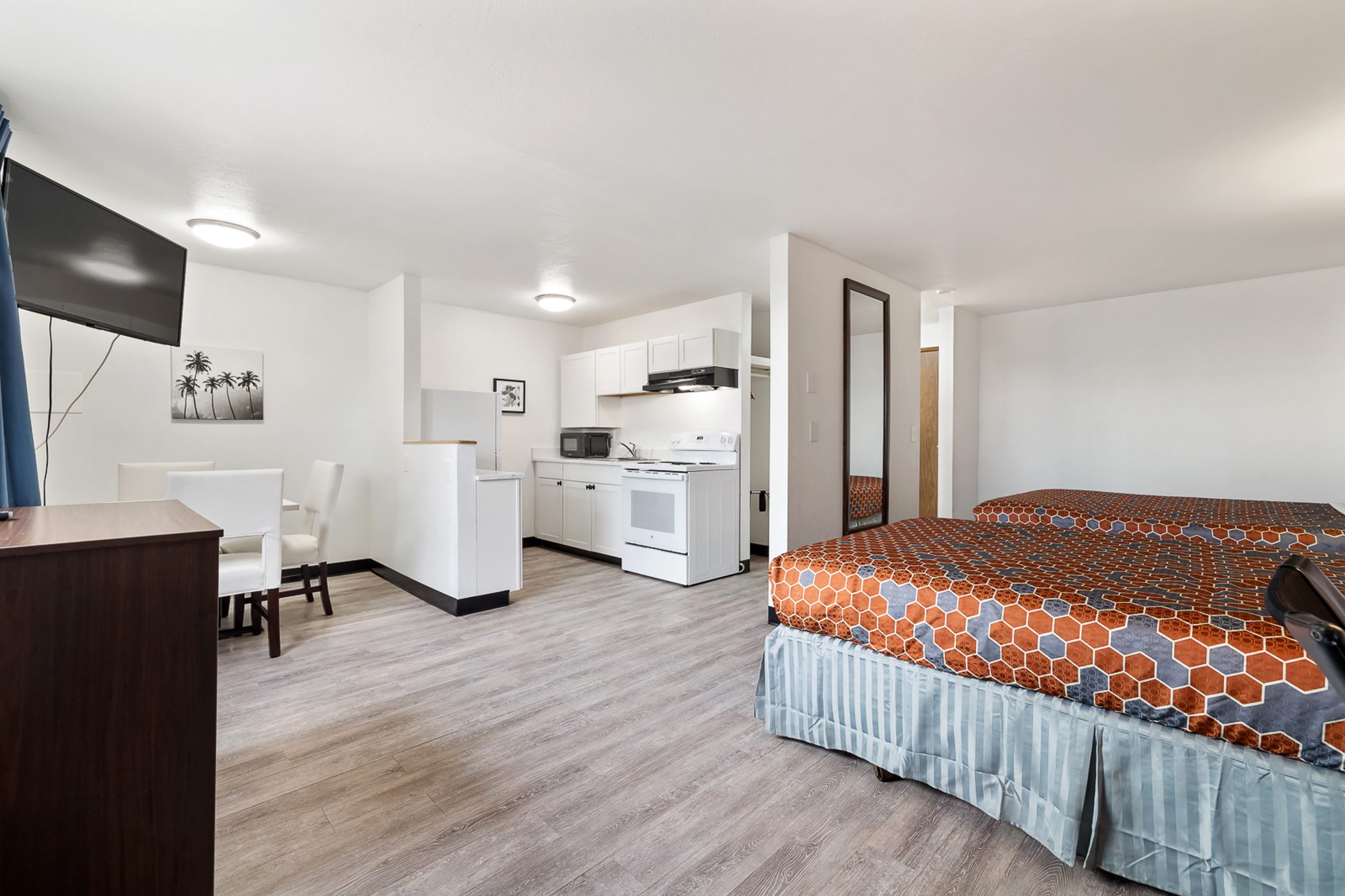 Two Queens Suite Kitchen ADA