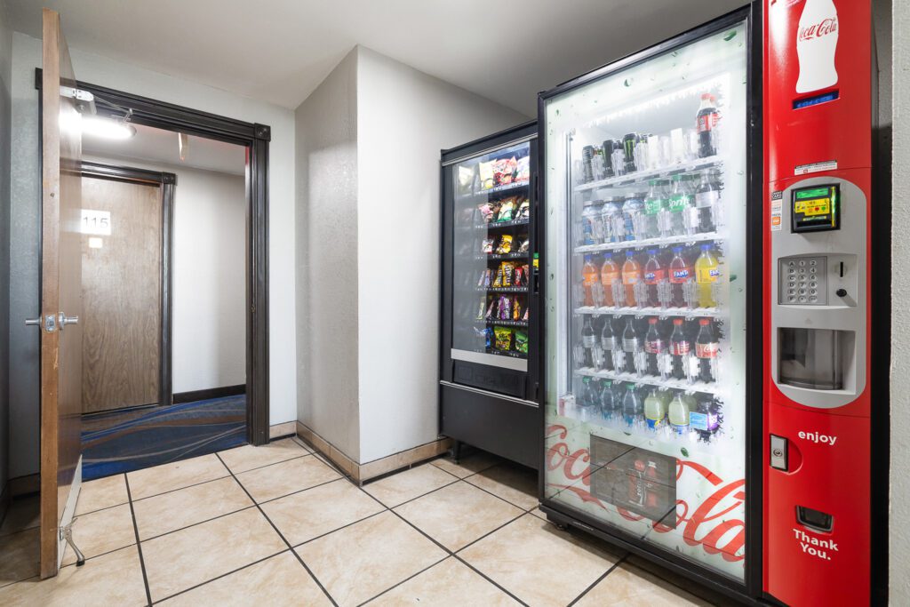 Soda and snack vending machines at Kennewick Inn & Suites Tri Cities.
